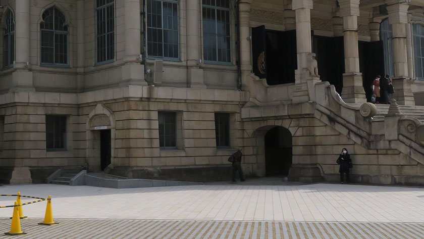 tsukiji-honganji-main-hall-ramp