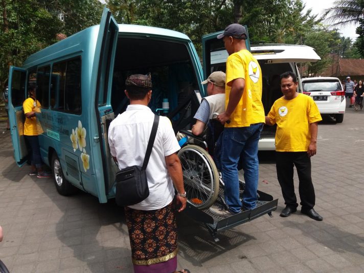 Bali Minibus mit Lift