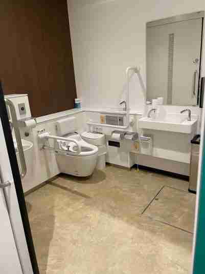 E7275E15-40A0-493C-A002-89C225037F08