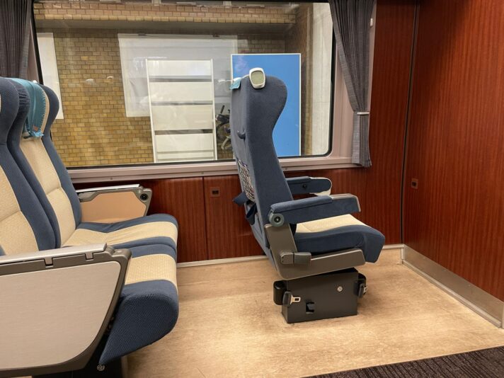 0266350C-AA80-4BF4-A29B-523F986F59CF